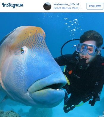 Selfie-with-a-Maori-Wrasse