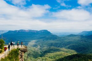 Blue Mountains National Park credit Tourism Australia